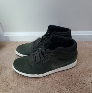 Jordan 1 mid Noveau Sequoia